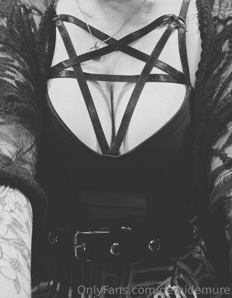 gemidemure hot star pic