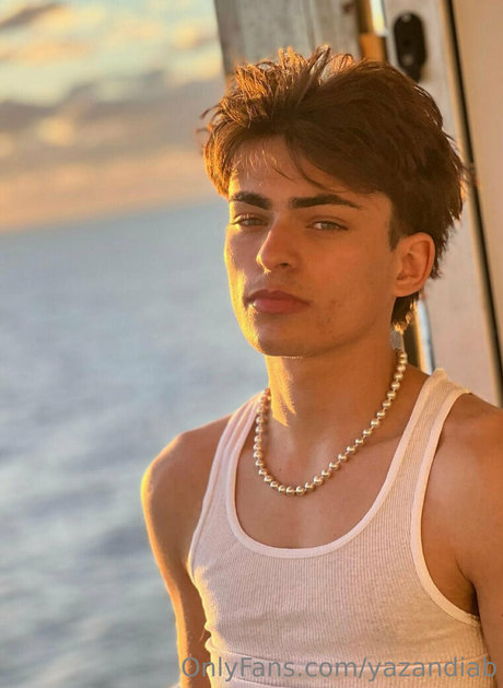 yazandiab free star img