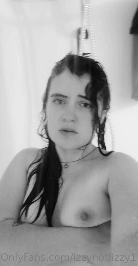 izzynotlizzy1 exclusive actress img