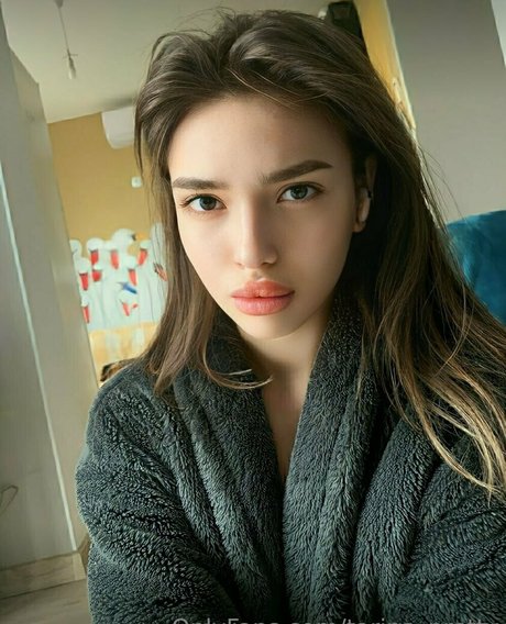 tarina pretty pornstar gallery