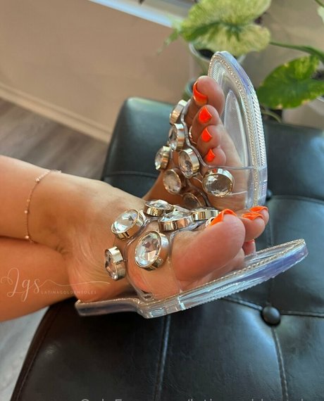 latinagoldensoles adult star pics