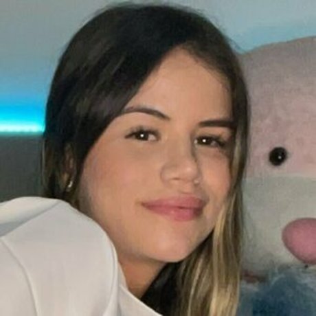 laura99x xxx model pictures