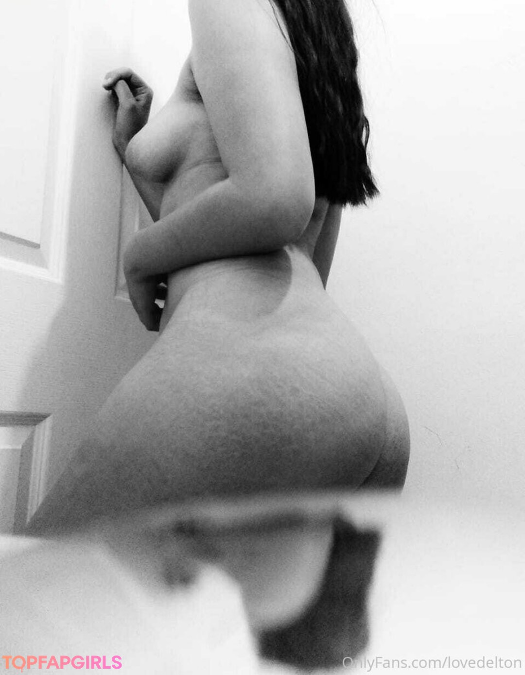 delton love model adult img
