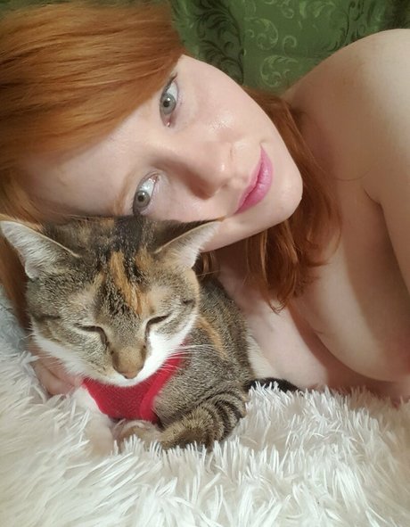 sqregina erotic actress picture