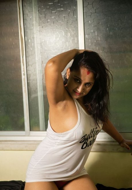 Mili Debnath Nude nudes model pic