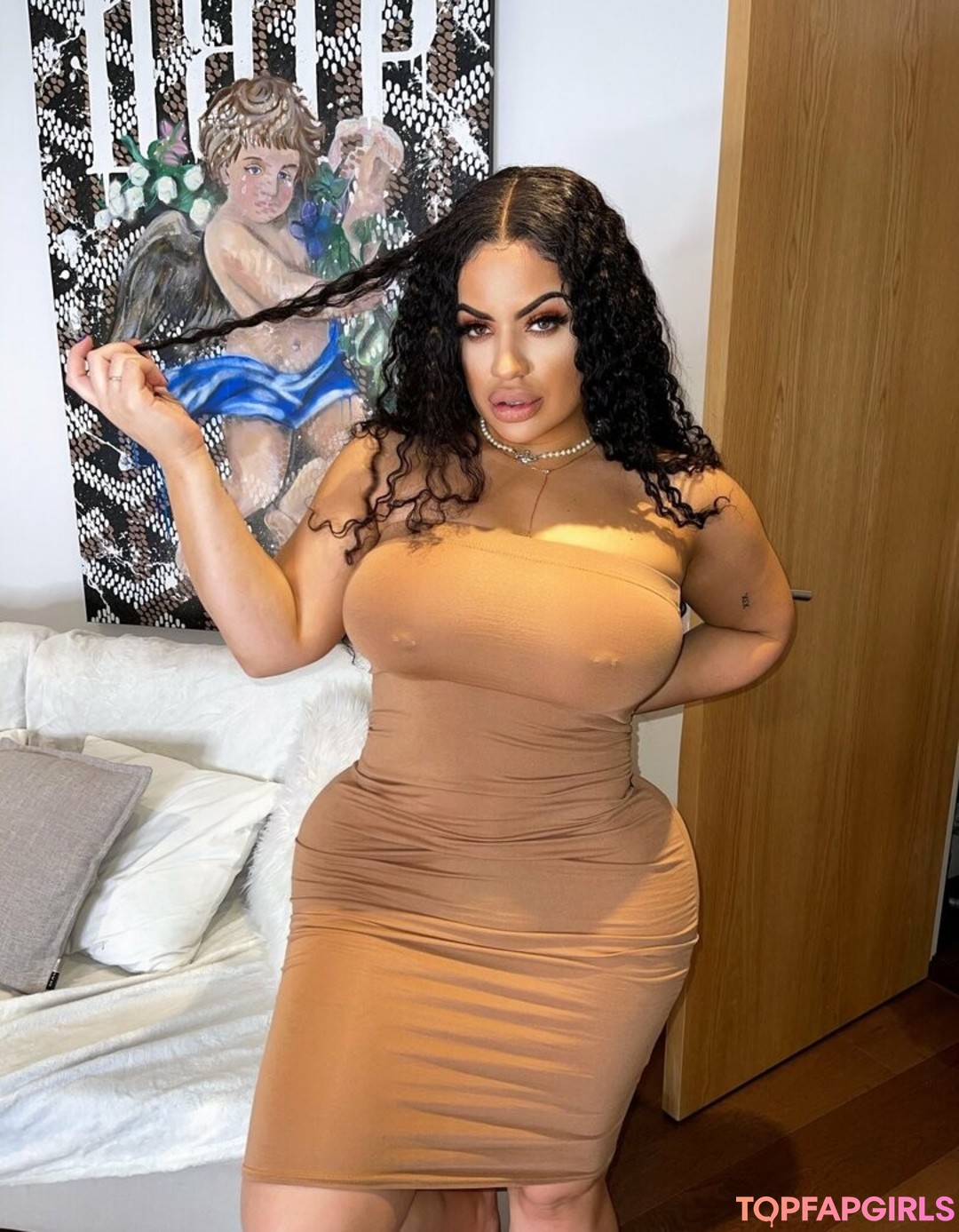 lissaaires naked model photo
