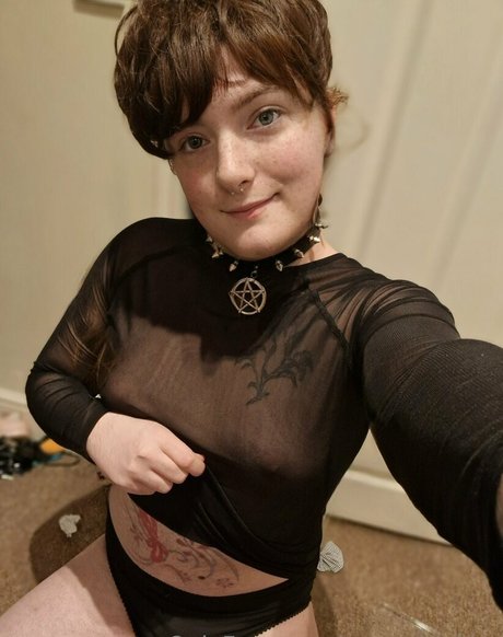 transgirlakira top profile image