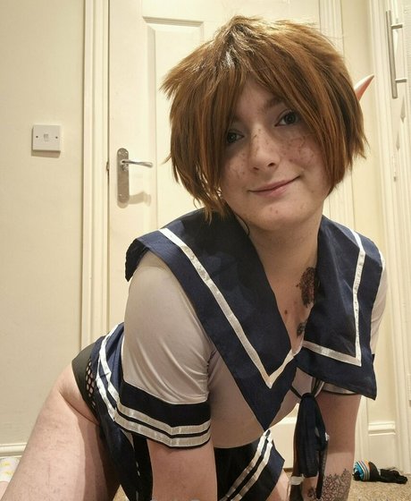 transgirlakira pretty model image