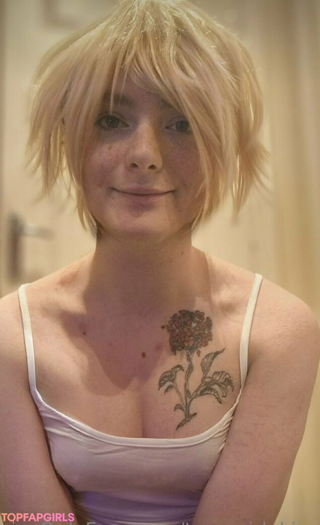 transgirlakira model art photos