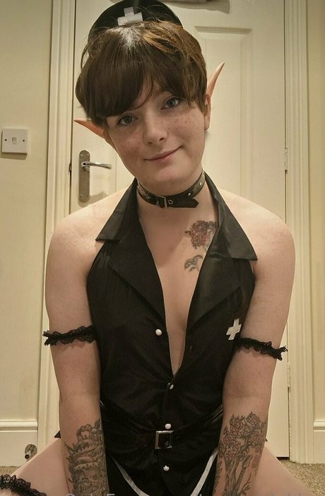 transgirlakira art model img