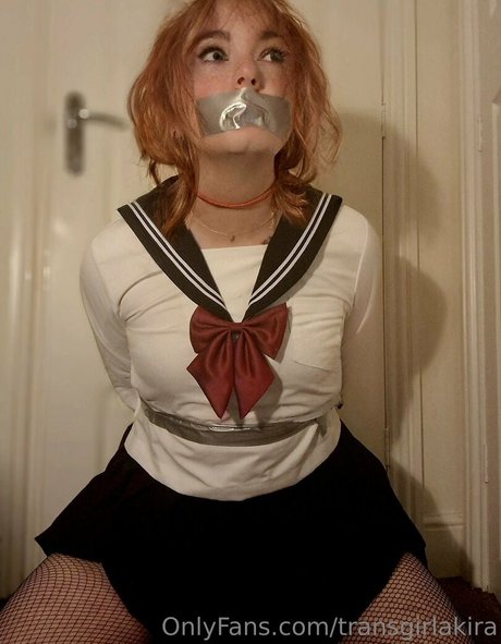 transgirlakira model nude pictures