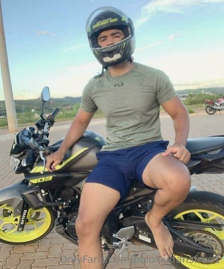 poloxxxfansfree1 naked pornstar photo