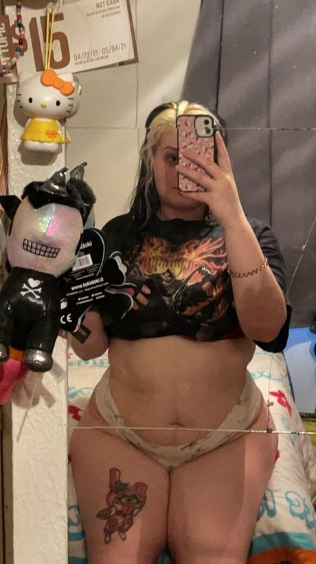 fakenips naked actress img