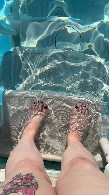 fakenips exclusive model pics