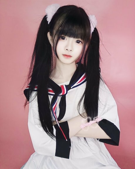 thick blonde onlyfans adult images