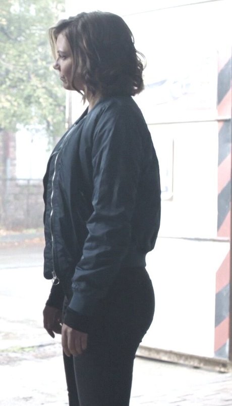 Lauren Cohan model pretty pics