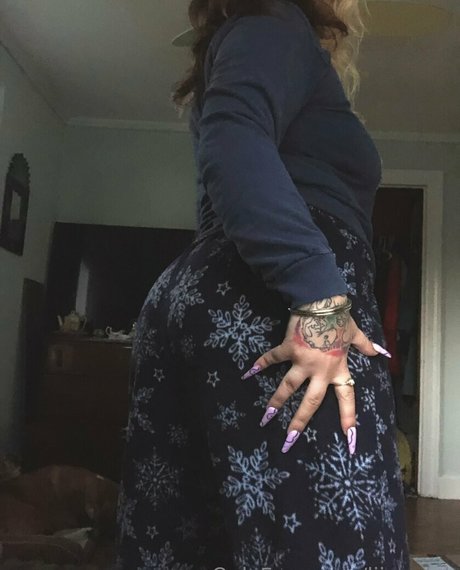 liizardqk nude star gallery