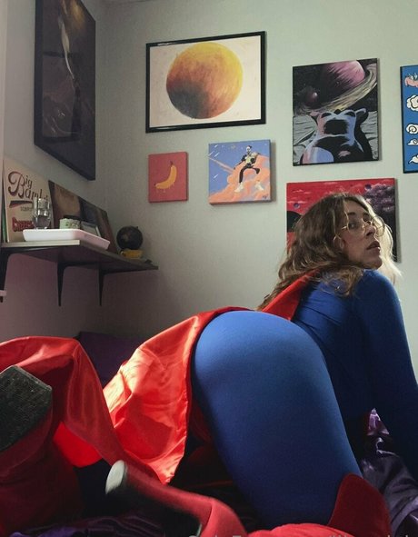 liizardqk beautiful model pic