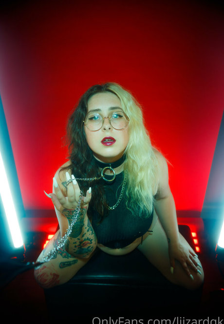 liizardqk exclusive model photos