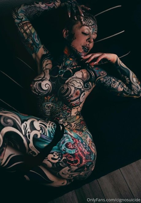 cignosuicide model art archive