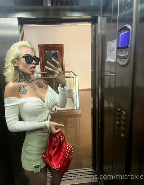 miafoxie free actress image