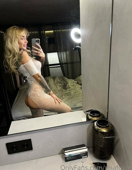 miafoxie best pornstar pic