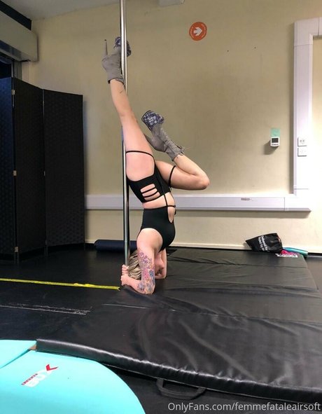 blonde cougar onlyfans beautiful naked img