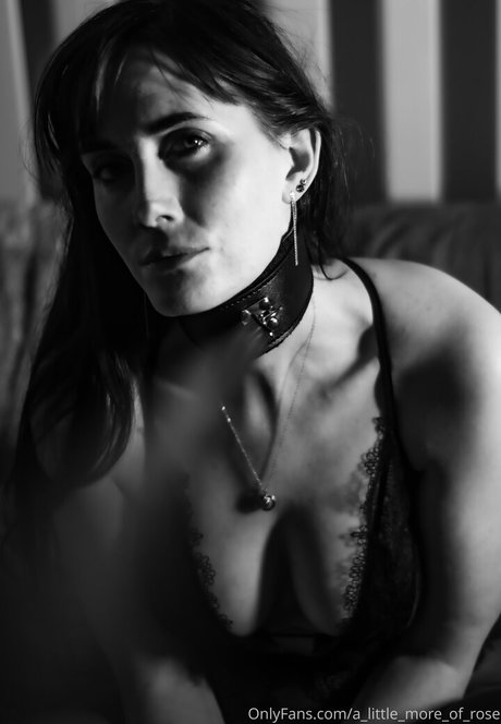 rosiefinchgirl star nude images