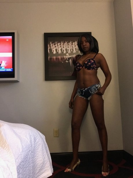 indian milf onlyfans exclusive image