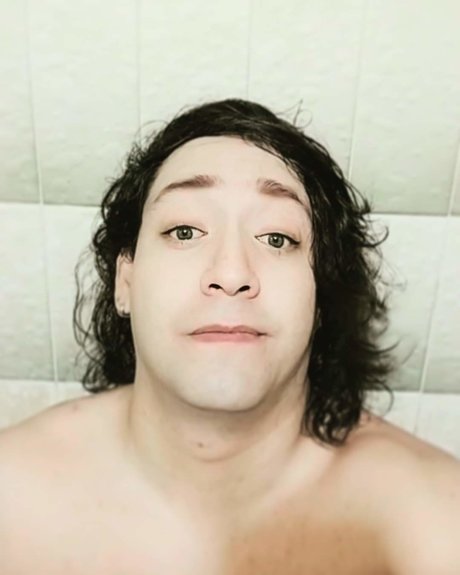 Bicchoaguilar sexy actress photos