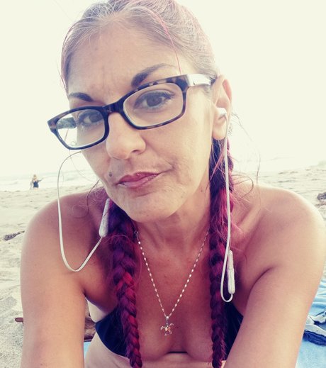 Beach Chick 321 nude model img