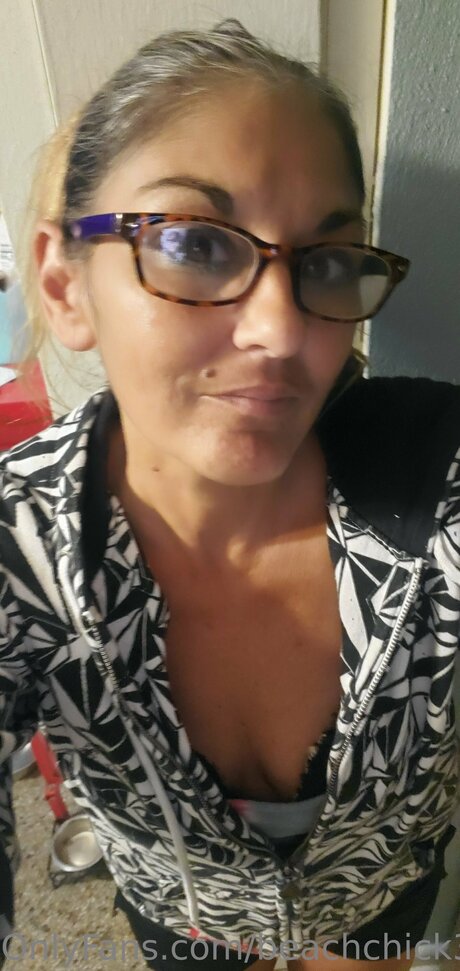 Beach Chick 321 actress image