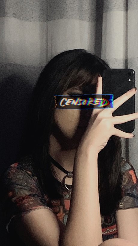 bee model sexy galleries