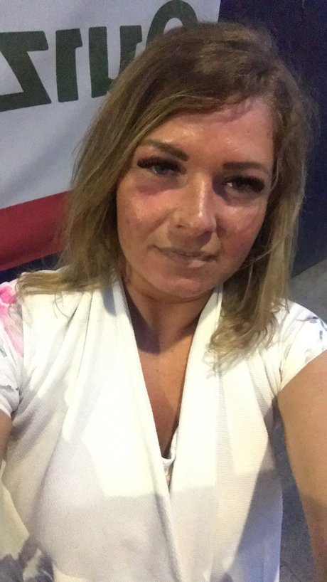 Belo Snezka star nude pics