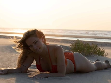 Charlotte Maes pretty model picture