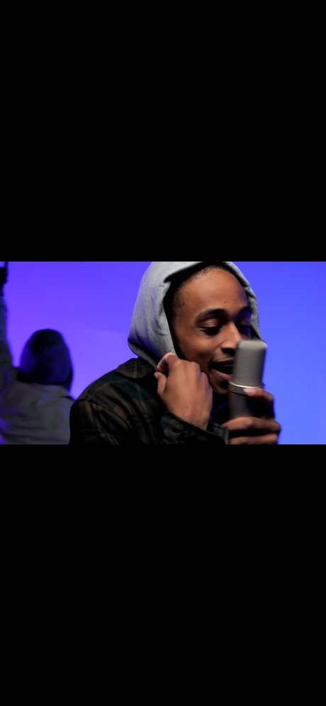 Cauution hot actress photos