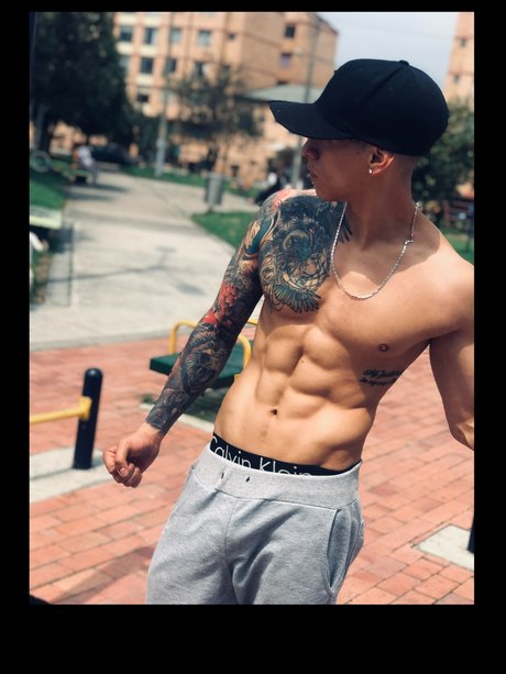 Cesar Martinez95_ star nudes image