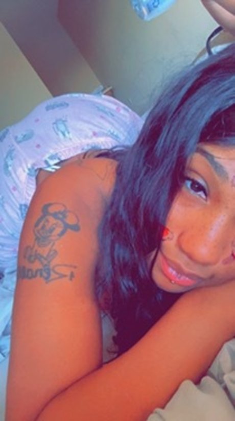 QueenButterCup art pornstar pictures