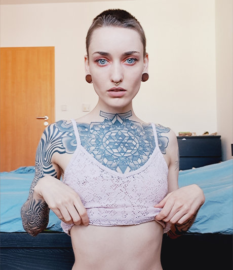 Misha Manist sexy star photo