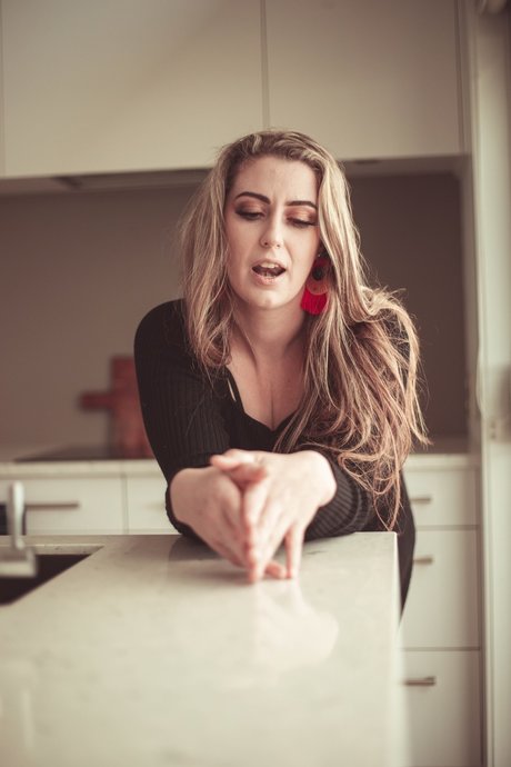 Minx Mika pretty pornstar images