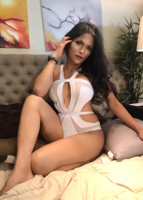 Nikki Ong model sex photo