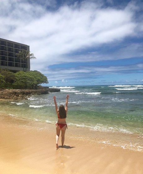 Jesse Hook model high quality pic