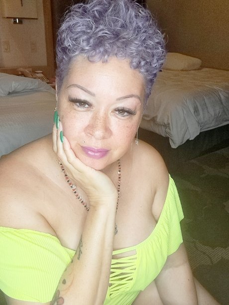 Handjob Genie hd model picture