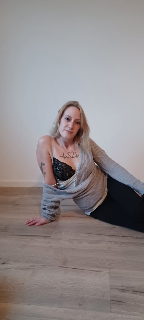 Missrealwitch star pornographic archive