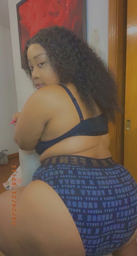 Moe the demon_ hot actress pic