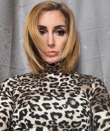 Parisien Model star high quality photos