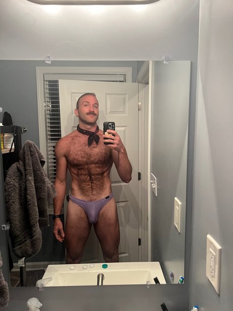 Humbly Hung star pics