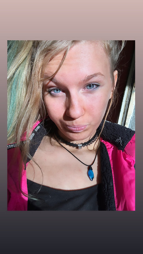 Hollie star_ top actress photo