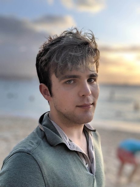 Jake and the Giant_ star sex pics