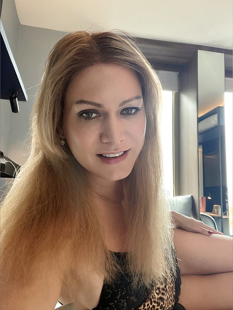 monisavanboc model best images